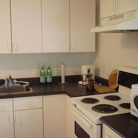 Absolute 1000 Islands Monthly Suites Gananoque Eksteriør billede