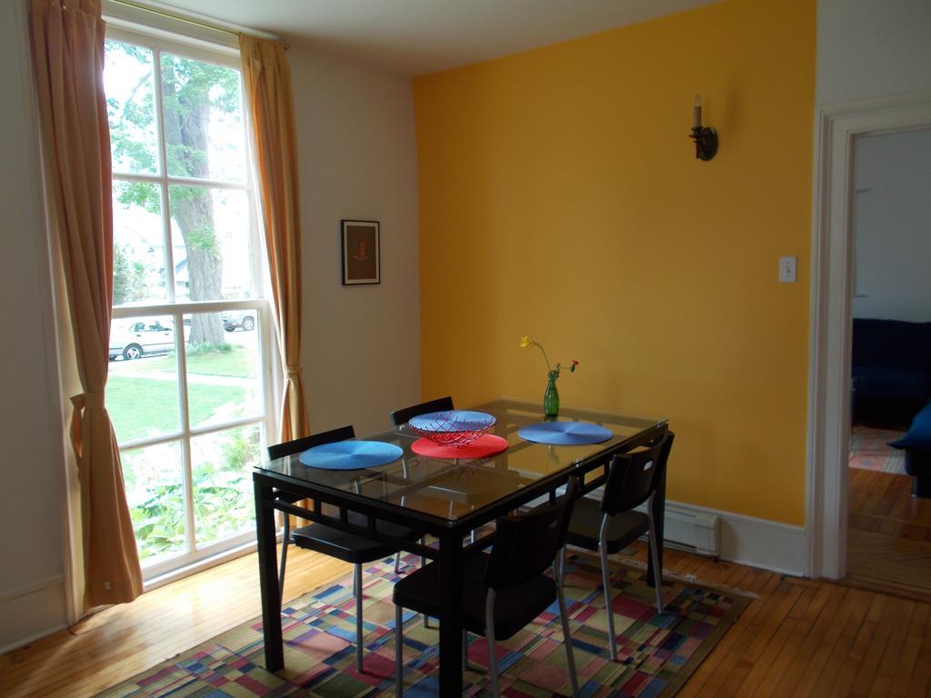 Absolute 1000 Islands Monthly Suites Gananoque Værelse billede