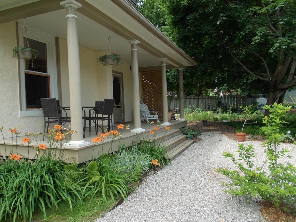 Absolute 1000 Islands Monthly Suites Gananoque Værelse billede